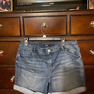 Ladies denim shorts
